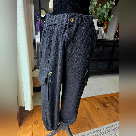 POL - Cargo Black Joggers with Lace Patch and embordered flower Size MED - Picture 3 of 5